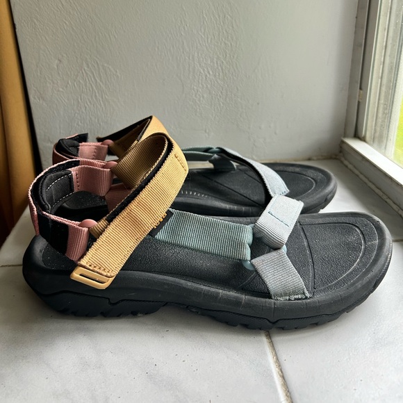 Women’s Teva Hurricane XLT2s - Pastel Block Size 8 - Picture 1 of 6